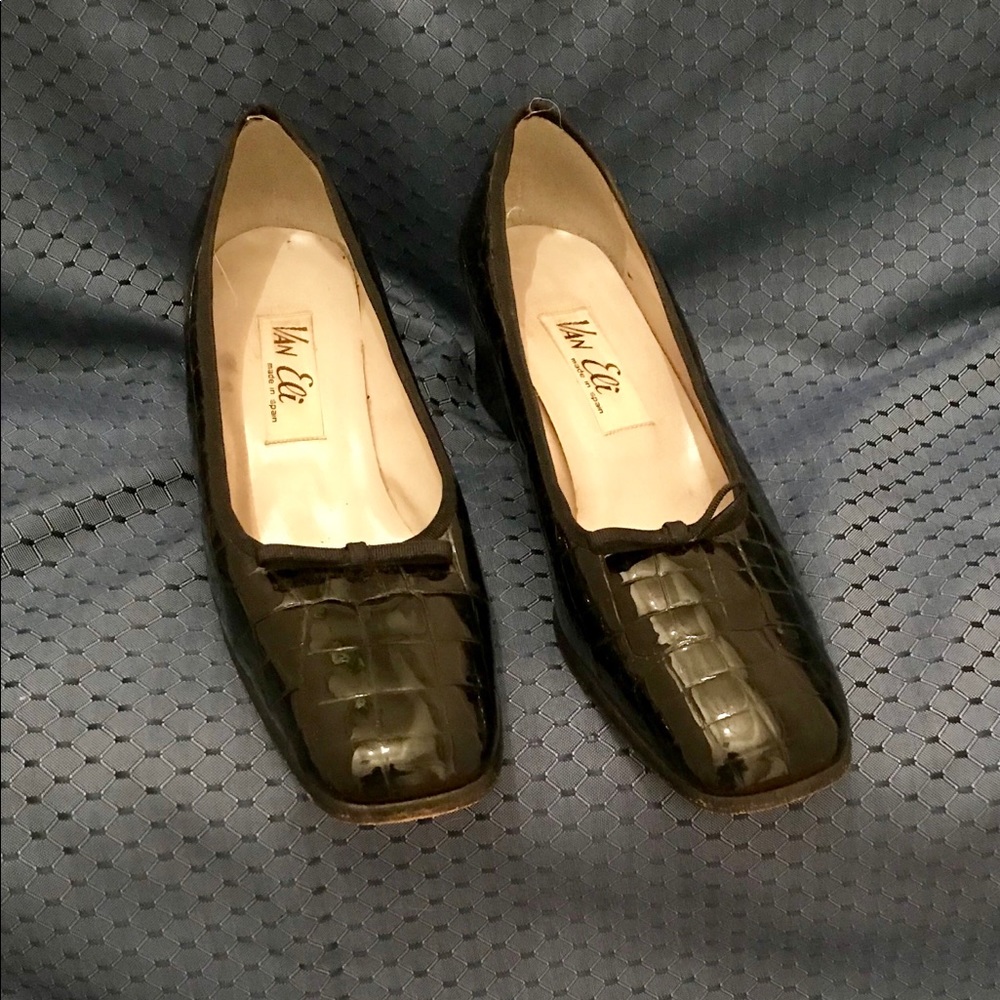 Van Eli Shoes